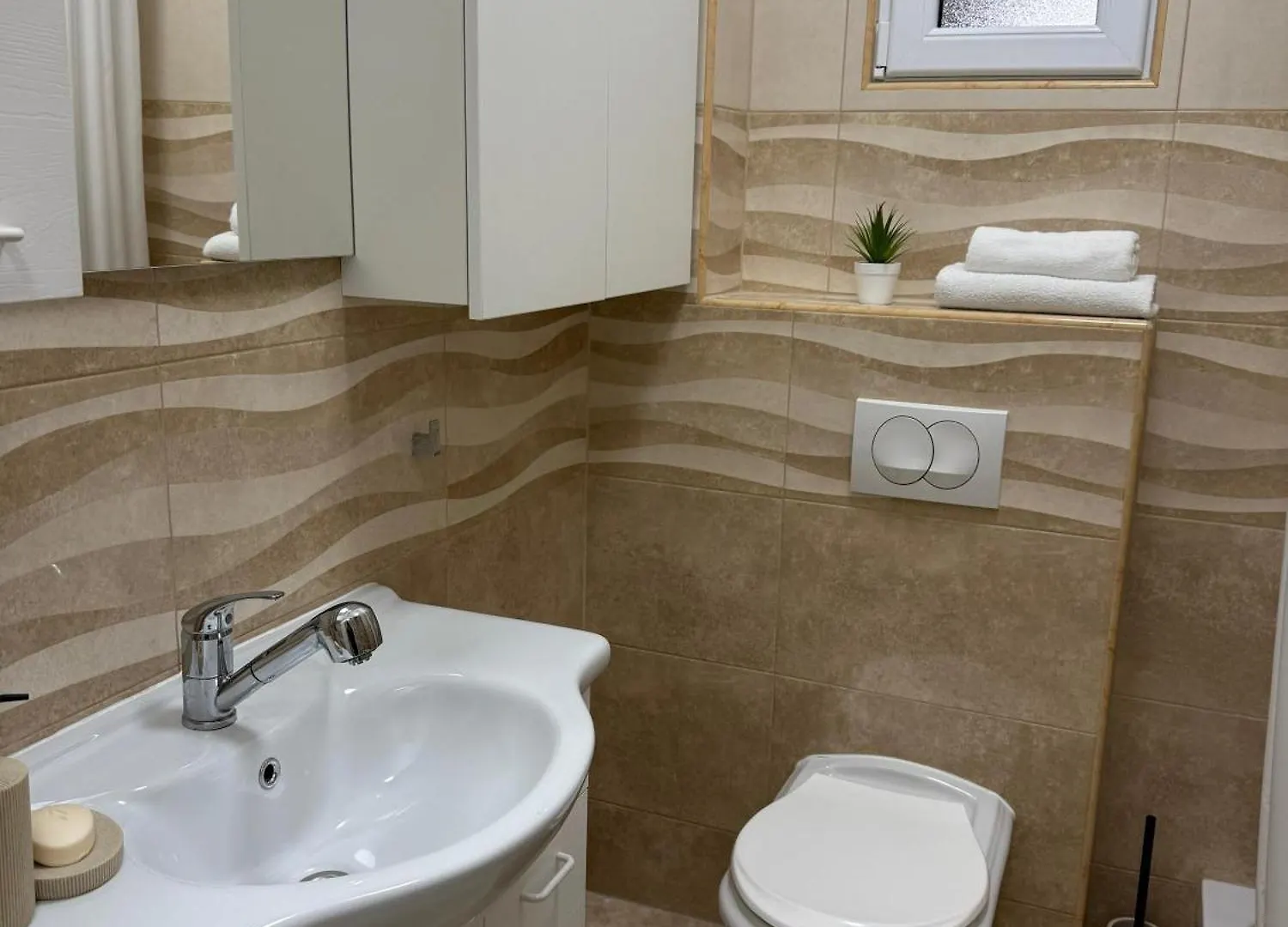 Apartment Helena Kastela Croatia